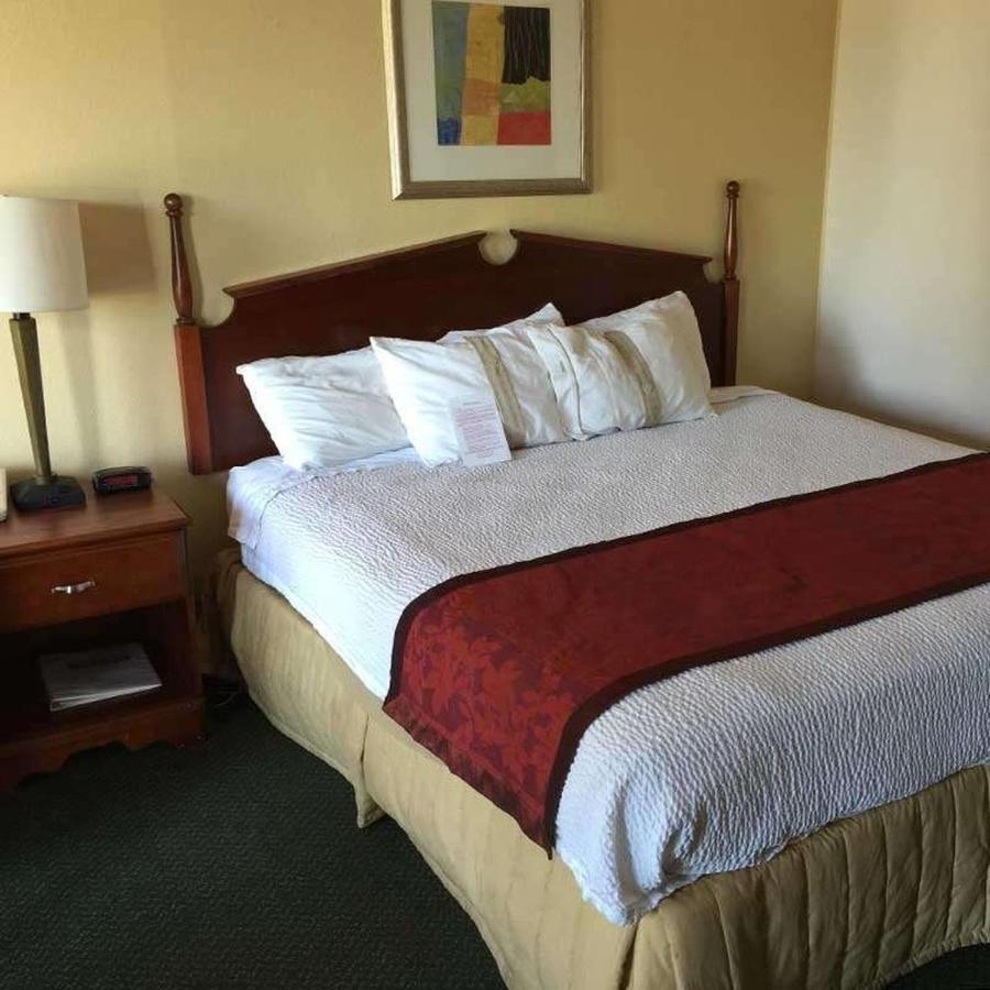 Astoria Hotel Danville North Buitenkant foto