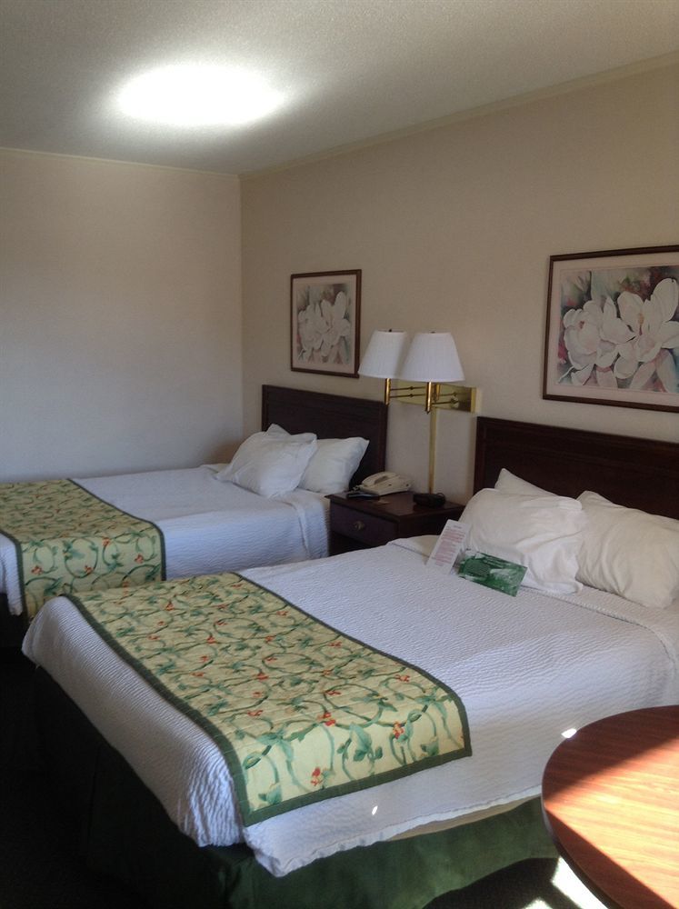 Astoria Hotel Danville North Buitenkant foto